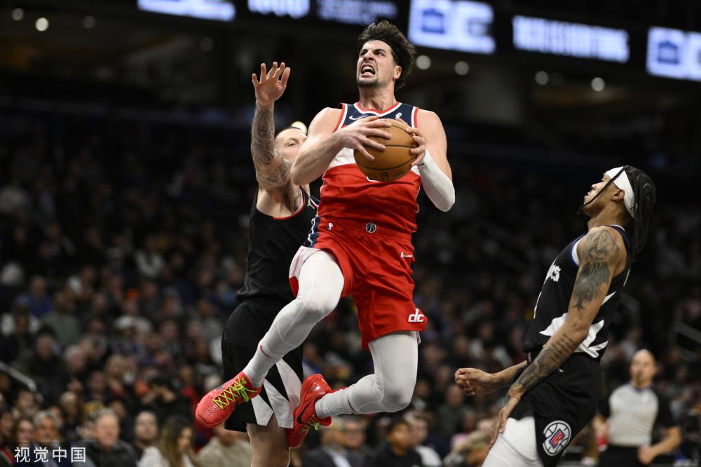 他不仅在防 他不仅在防