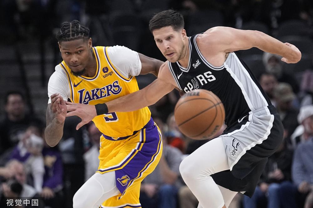 他会主动为 他会主动为