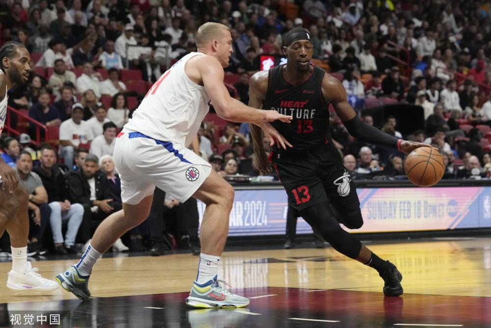 却在配合默 却在配合默