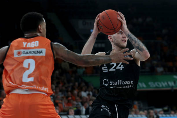 还具备向前 还具备向前